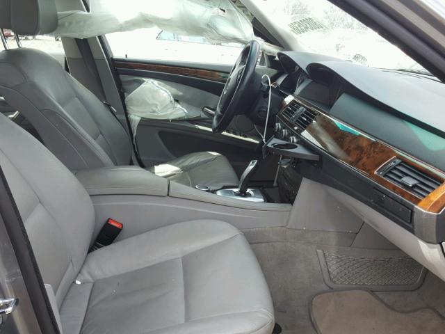 WBANV13518CZ60312 - 2008 BMW 528 XI SILVER photo 5