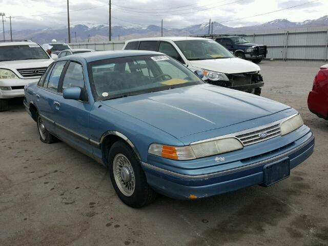 2FACP74W8PX110229 - 1993 FORD CROWN VICT BLUE photo 1