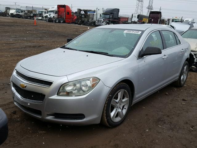 1G1ZB5E10BF231635 - 2011 CHEVROLET MALIBU LS 银色 照片 2