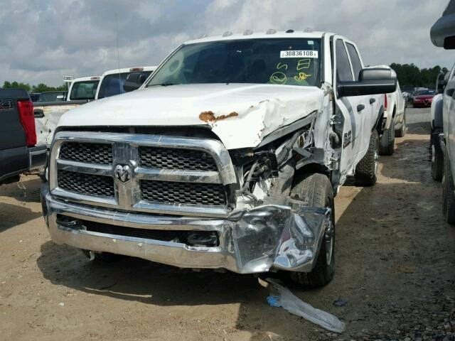 3C6UR5CL8HG639087 - 2017 RAM 2500 ST WHITE photo 2