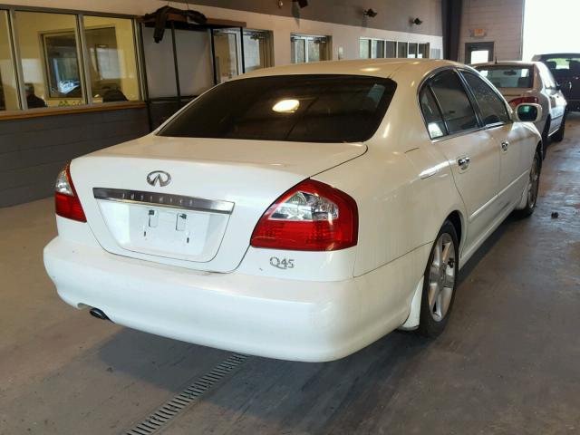 JNKBF01A02M001058 - 2002 INFINITI Q45 WHITE photo 4