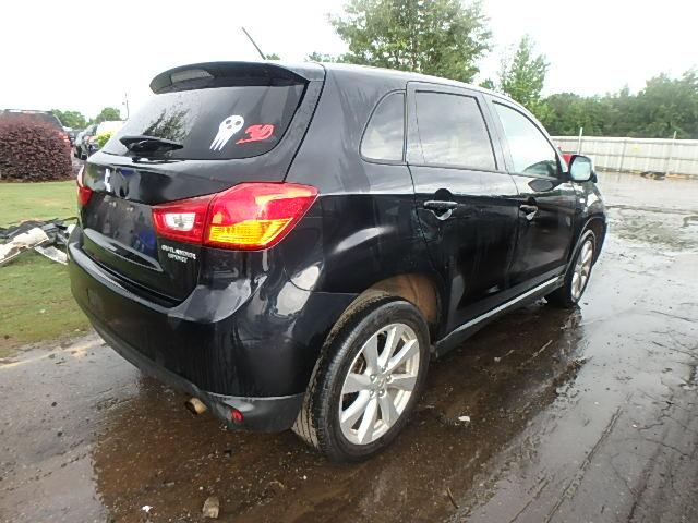 4A4AP3AU5FE007047 - 2015 MITSUBISHI OUTLANDER BLACK photo 4