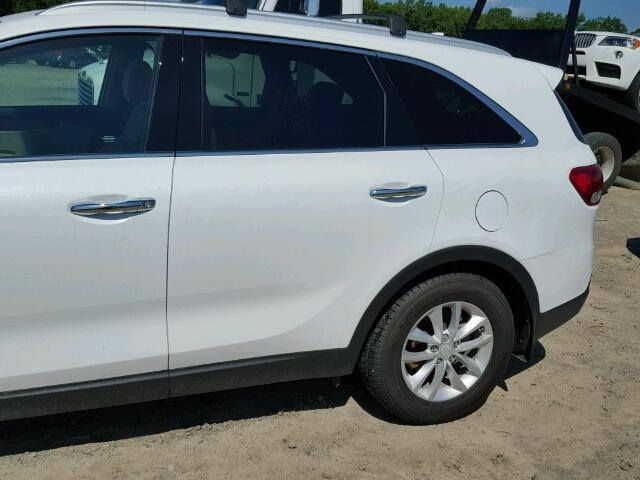 5XYPG4A30GG046412 - 2016 KIA SORENTO LX WHITE photo 10