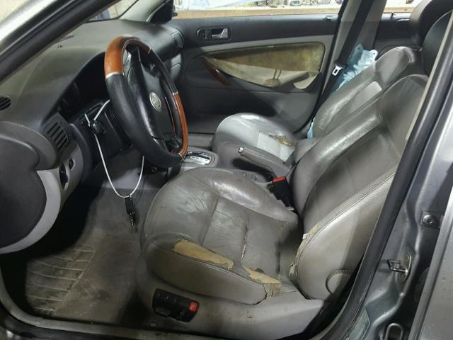 WVWTH63B34P102329 - 2004 VOLKSWAGEN PASSAT GLX 灰色 照片 5