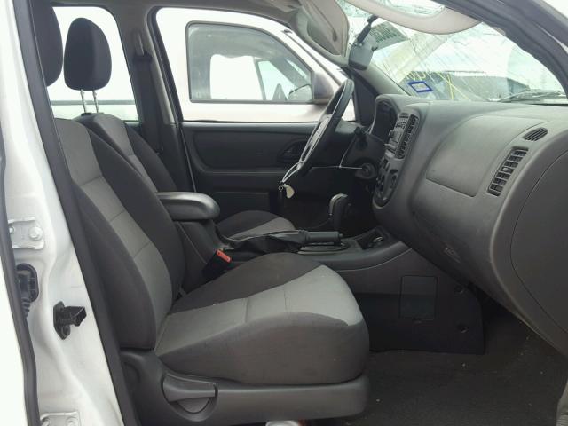 1FMYU02Z67KA98402 - 2007 FORD ESCAPE XLS WHITE photo 5