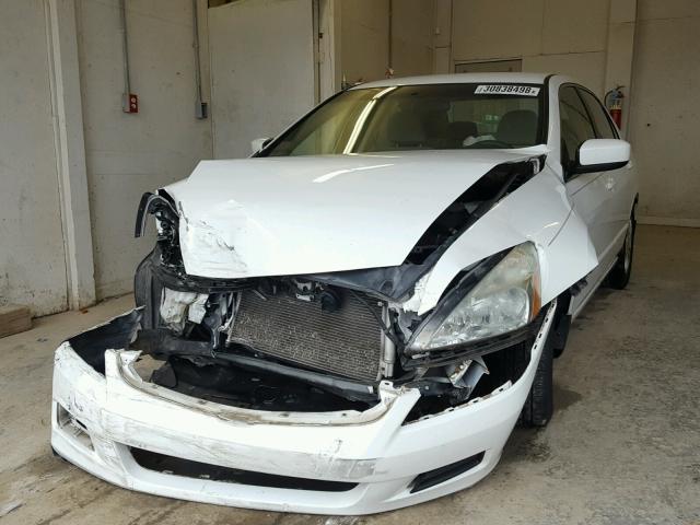 1HGCM56317A117687 - 2007 HONDA ACCORD SE WHITE photo 2