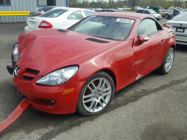 WDBWK56F98F183080 - 2008 MERCEDES-BENZ SLK 350 RED photo 2