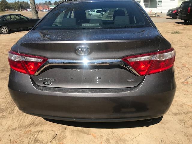 4T4BF1FK9GR537346 - 2016 TOYOTA CAMRY LE GRAY photo 4