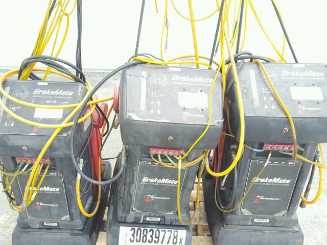 BM00074 - 2000 1999 FLUID TRAN RED photo 6