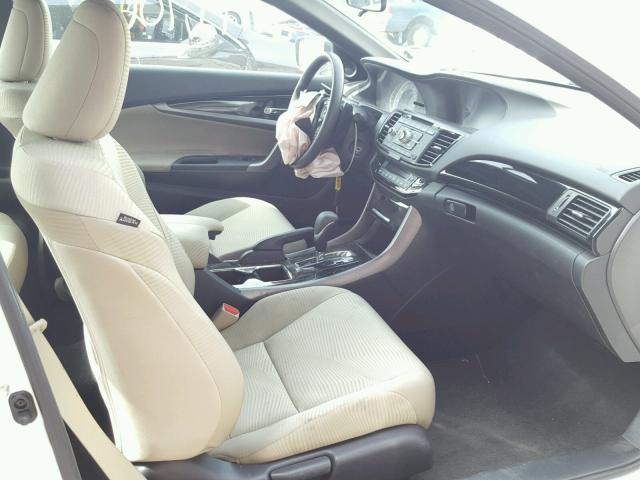 1HGCT1B41GA002596 - 2016 HONDA ACCORD LX- WHITE photo 5