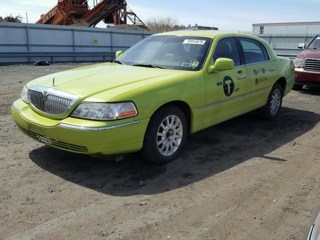 1LNHM81W67Y636552 - 2007 LINCOLN TOWN CAR S GREEN photo 2