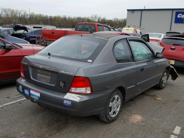 KMHCG35C92U176808 - 2002 HYUNDAI ACCENT GS GRAY photo 4