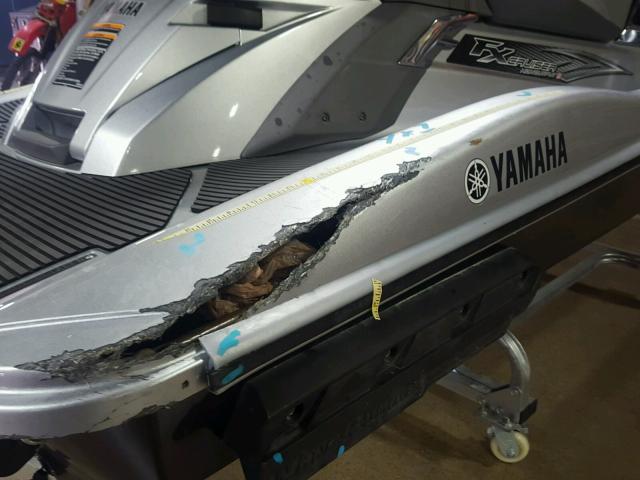 YAMA2479E212 - 2012 YAMAHA WAVERUNNER SILVER photo 14