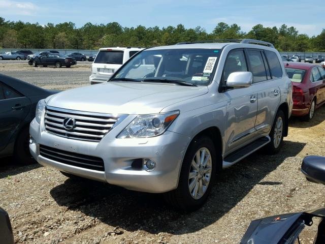 JTJHY00W084018239 - 2008 LEXUS LX 570 SILVER photo 2