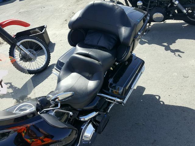 1HD1FCW306Y652549 - 2006 HARLEY-DAVIDSON FLHTCUI 黑色 照片 5