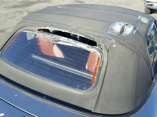 JM1NB353420228946 - 2002 MAZDA MX-5 MIATA GRAY photo 10