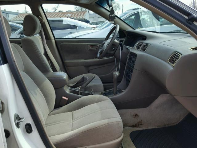 JT2BG22K6X0348001 - 1999 TOYOTA CAMRY LE WHITE photo 5