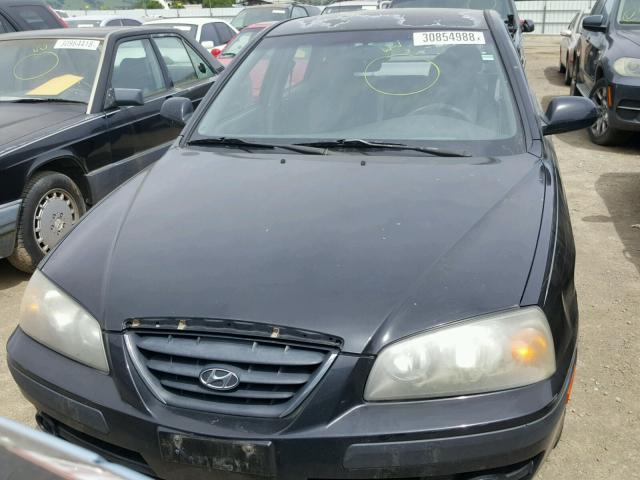 KMHDN56D95U133782 - 2005 HYUNDAI ELANTRA GL BLACK photo 9