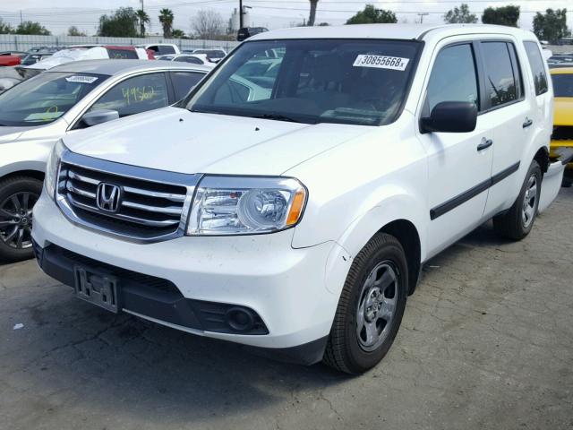 5FNYF3H25FB029853 - 2015 HONDA PILOT LX WHITE photo 2