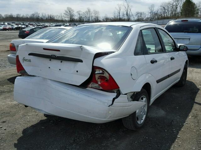 1FAFP33P24W156257 - 2004 FORD FOCUS LX WHITE photo 4