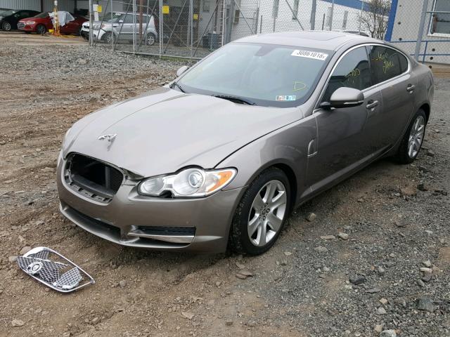 SAJWA0FB7BLR94648 - 2011 JAGUAR XF GRAY photo 2