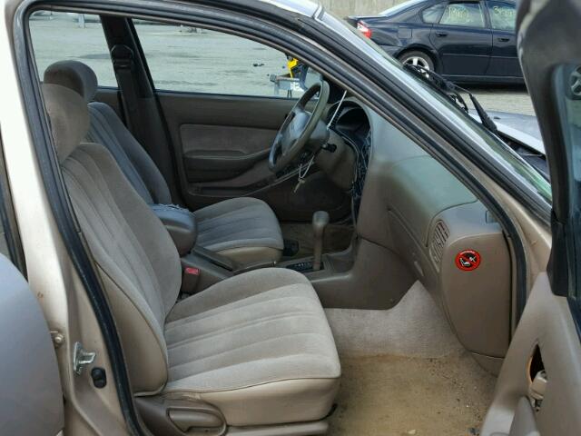 4T1BG12KXTU700142 - 1996 TOYOTA CAMRY DX TAN photo 5