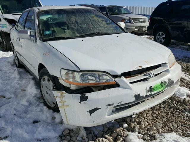 1HGCG564XXA089663 - 1999 HONDA ACCORD LX WHITE photo 1