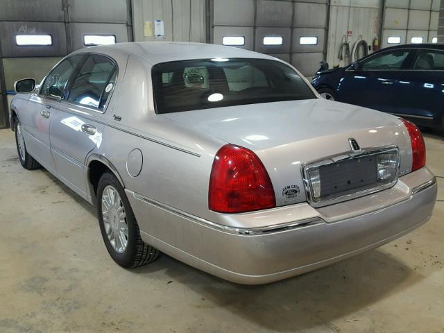 2LNHM82V59X618701 - 2009 LINCOLN TOWN CAR S SILVER photo 3