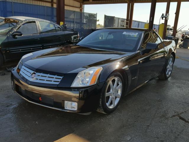 1G6YV36A865602326 - 2006 CADILLAC XLR BLACK photo 2