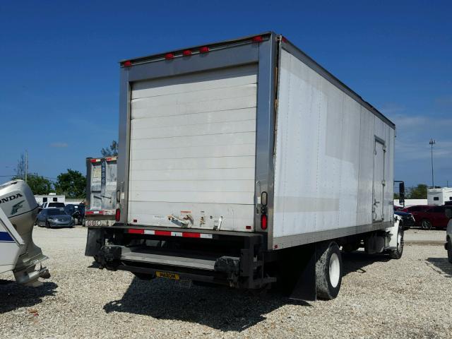 1FVACWDT29HAC8404 - 2009 FREIGHTLINER M2 106 MED WHITE photo 4