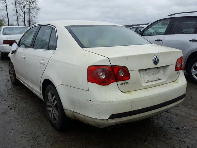 3VWSF71K15M631924 - 2005 VOLKSWAGEN NEW JETTA WHITE photo 3