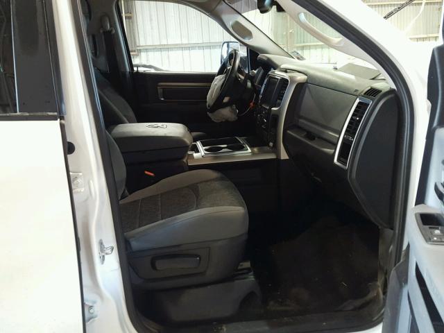 3C6TR5DT8FG605271 - 2015 RAM 2500 SLT 白色 照片 5