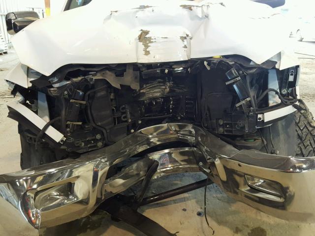 3C6TR5DT8FG605271 - 2015 RAM 2500 SLT 白色 照片 9