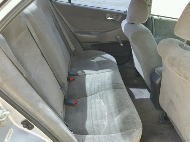 1HGCF86631A085399 - 2001 HONDA ACCORD VAL SILVER photo 6