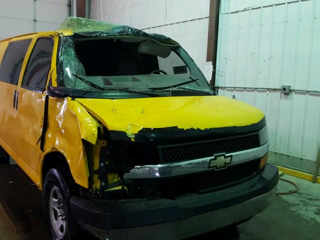 1GCFG15X671156565 - 2007 CHEVROLET EXPRESS G1 YELLOW photo 9