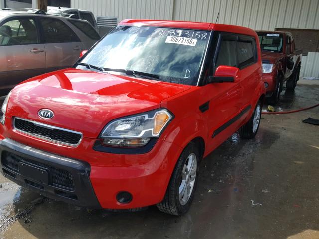 KNDJT2A22B7234402 - 2011 KIA SOUL RED photo 2