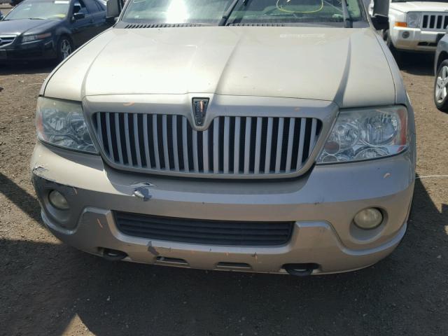 5LMFU27R34LJ18569 - 2004 LINCOLN NAVIGATOR Brązowy zdjęcie 7