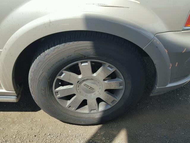 5LMFU27R34LJ18569 - 2004 LINCOLN NAVIGATOR Brązowy zdjęcie 9