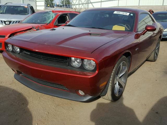 2C3CDYAG3EH229775 - 2014 DODGE CHALLENGER MAROON photo 2