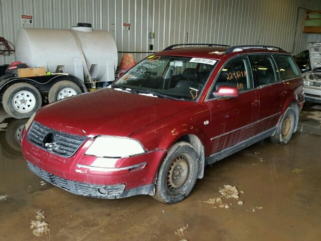 WVWXH23B52E196393 - 2002 VOLKSWAGEN PASSAT GLS RED photo 2