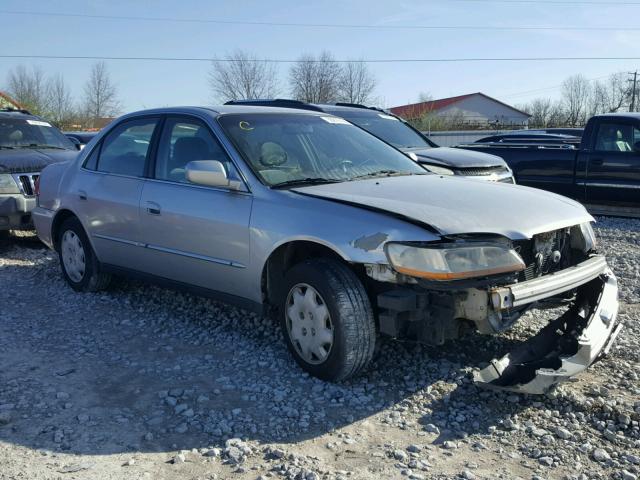 1HGCG5649XA117503 - 1999 HONDA ACCORD LX SILVER photo 1