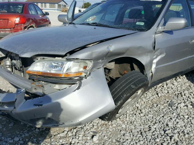 1HGCG5649XA117503 - 1999 HONDA ACCORD LX SILVER photo 9