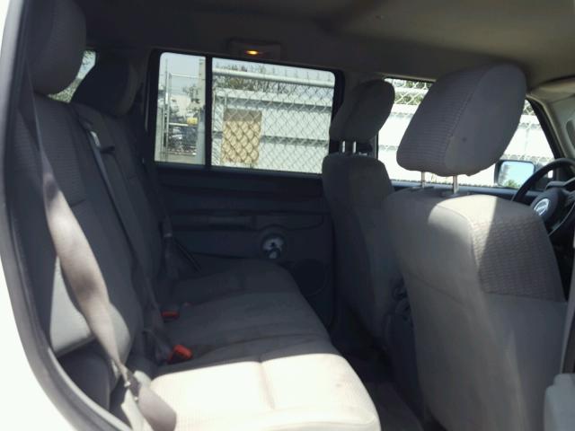 1J8HH48N86C253750 - 2006 JEEP COMMANDER WHITE photo 6