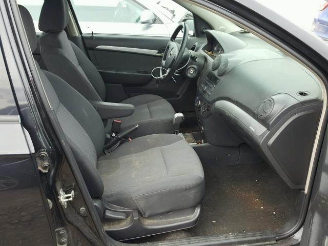 KL1TD5DE6AB093415 - 2010 CHEVROLET AVEO LS BLACK photo 5