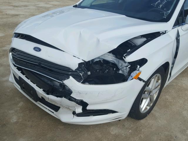 3FA6P0H77GR329995 - 2016 FORD FUSION SE WHITE photo 9