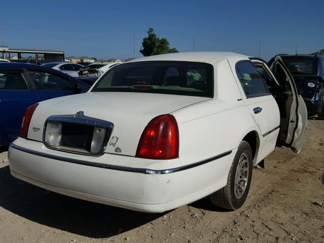 1LNHM82W72Y655070 - 2002 LINCOLN TOWN CAR S WHITE photo 4