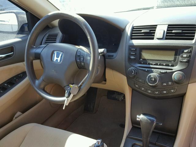 1HGCM563X3A000099 - 2003 HONDA ACCORD LX GREEN photo 9