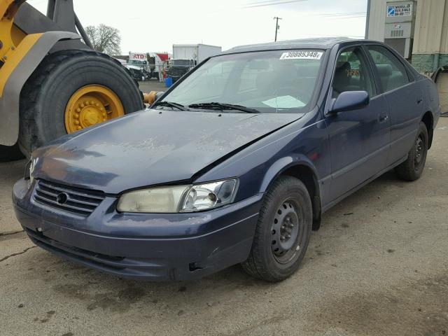 JT2BG22K8W0190498 - 1998 TOYOTA CAMRY CE BLUE photo 2