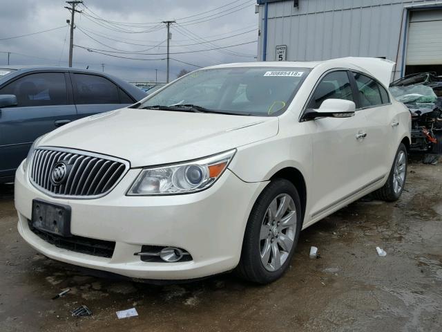 1G4GH5G32DF211395 - 2013 BUICK LACROSSE P WHITE photo 2