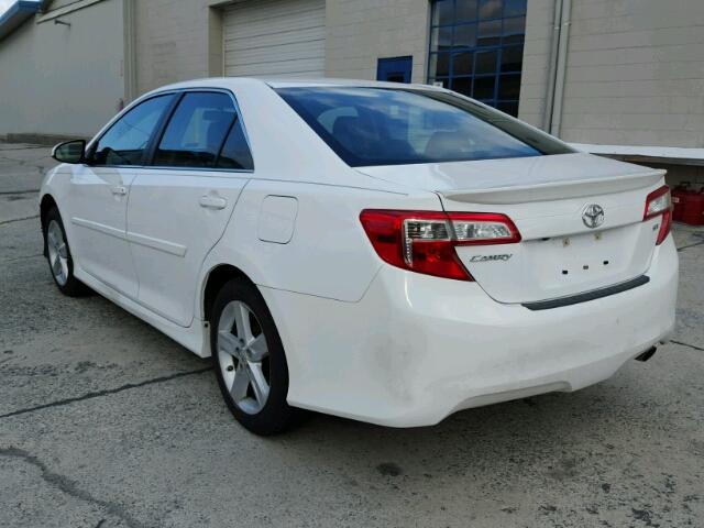 4T1BF1FK0EU386999 - 2014 TOYOTA CAMRY L WHITE photo 3